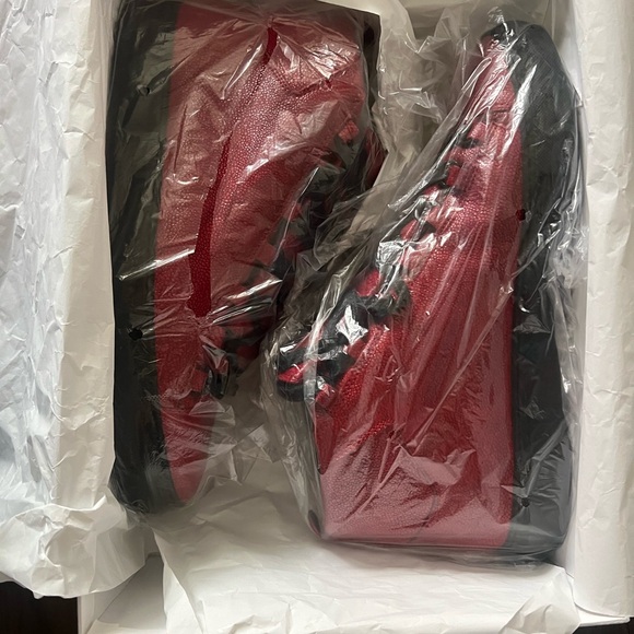 Brand new in box - Picture 5 of 7